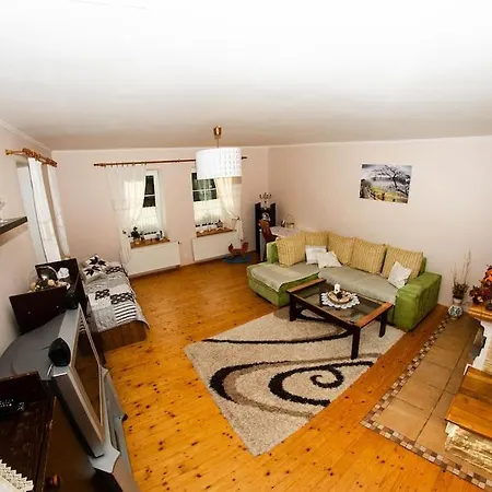 Prázdninový dům žltý Domček - švábovce *