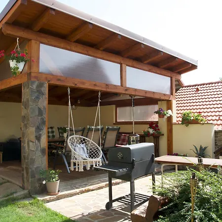 Prázdninový dům žltý Domček - švábovce Svabovce