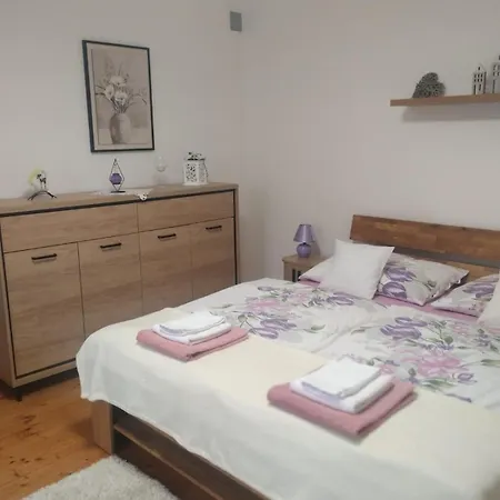 Prázdninový dům žltý Domček - švábovce