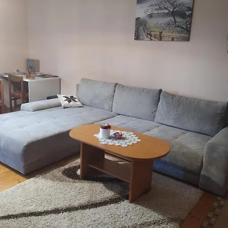 žltý Domček - švábovce Prázdninový dům